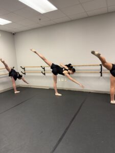 Ballet III - penche Ballet III students at the barre